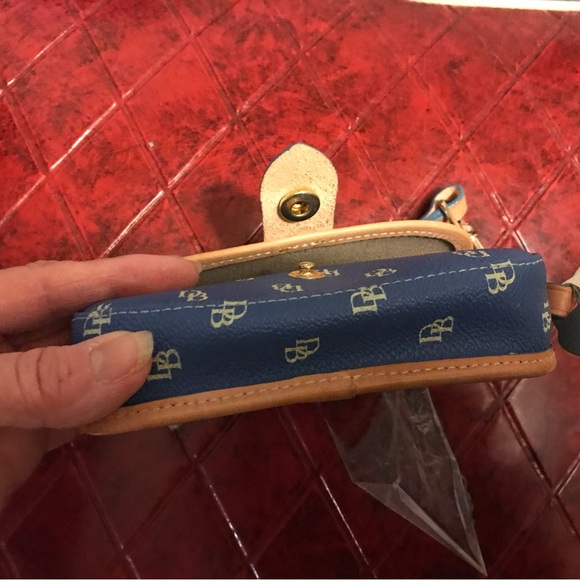 Dooney & Bourke Women's Oncour Elba Flap Leather Wristlet - Picture 4 of 5